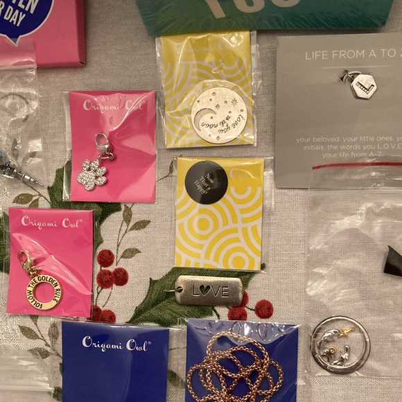 NIB Origami Owl Retired Lot  - Picture 10 of 12